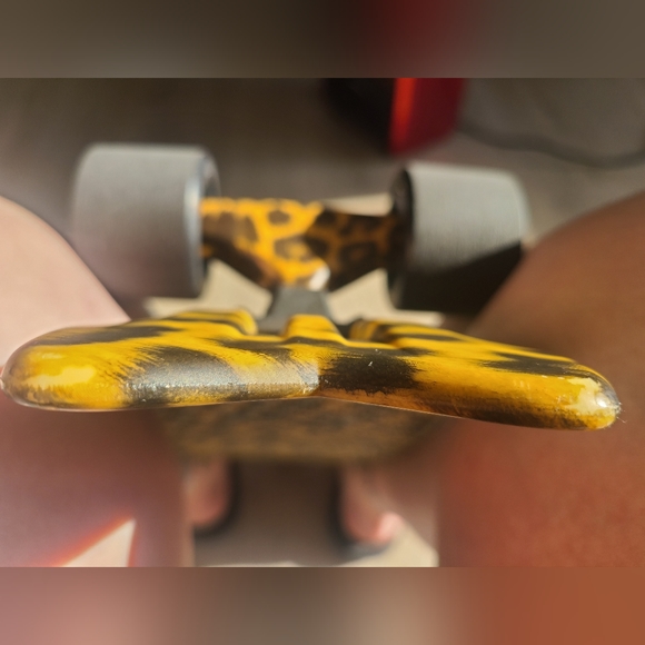 Brand new mini skateboard with leopard print wrap - Picture 6 of 10
